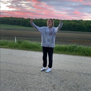 Meet your Posher, Averi